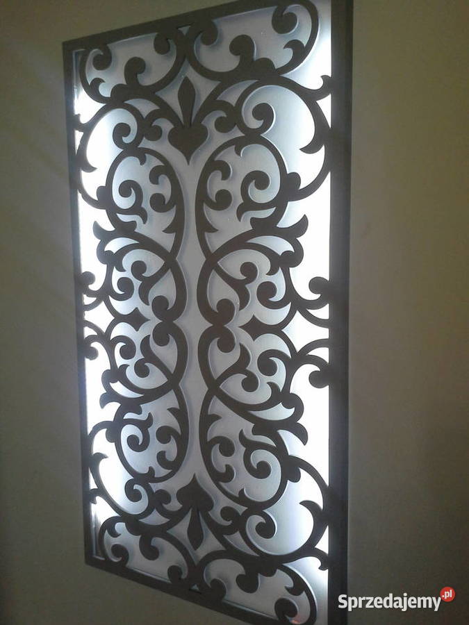 Lampa scienna panelowa Poznań