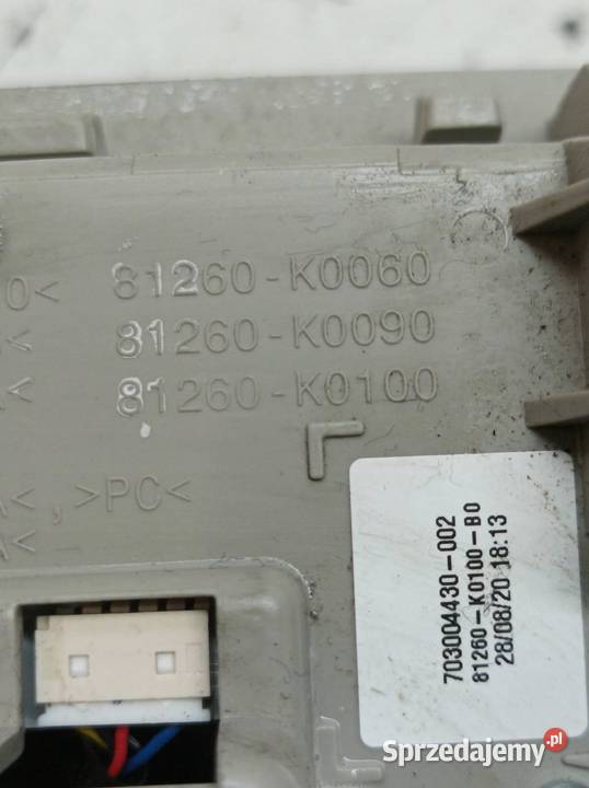 LAMPKA PODSUFITKI 703004430 Toyota Yaris IV 2020 Wyposażenie wnętrza