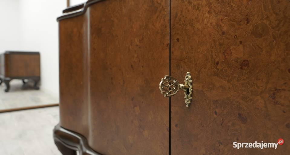 Zabytkowa komoda z lat 40tych w stylu Jerka