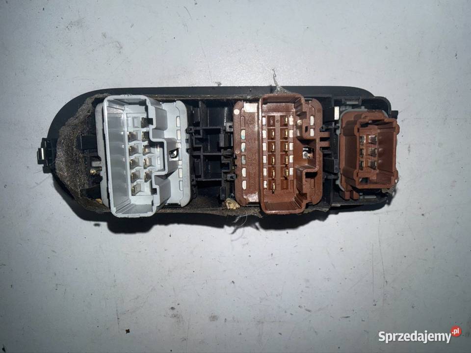 Przełącznik szyby Renualt Megane II osobowe Ostrów Wielkopolski sprzedam