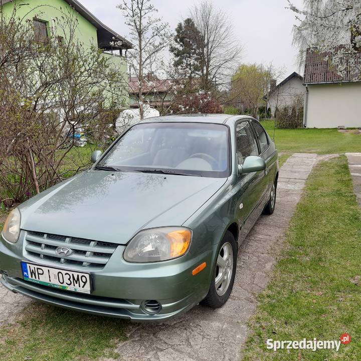 SPRZEDAM SAMOCHÓD HYUNDAI ACCENT 16 KAT PRZEBIEG Rok produkcji 2005 Kędzierówka