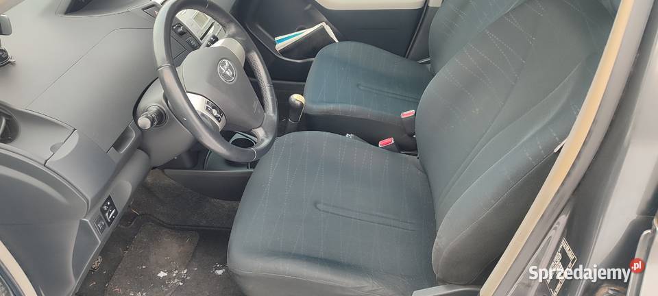 Toyota Yaris 13 benzyna klima hak czujniki Lipsko