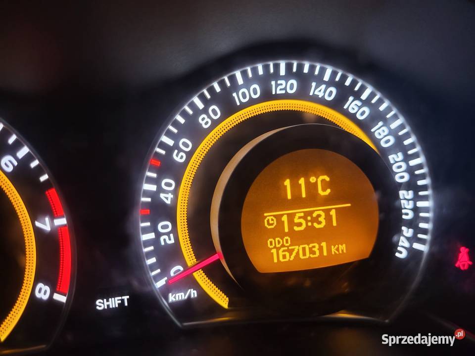 Auris 16 benzyna 136 Auris Marki sprzedam