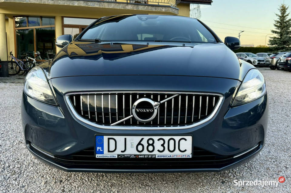 Volvo V40 InscriptionFULL wersjaGwarancja II tempomat sprzedam