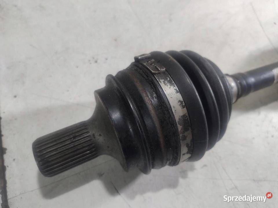 PÓŁOŚ LEWY PRZÓD MERCEDES W213 A2133305303