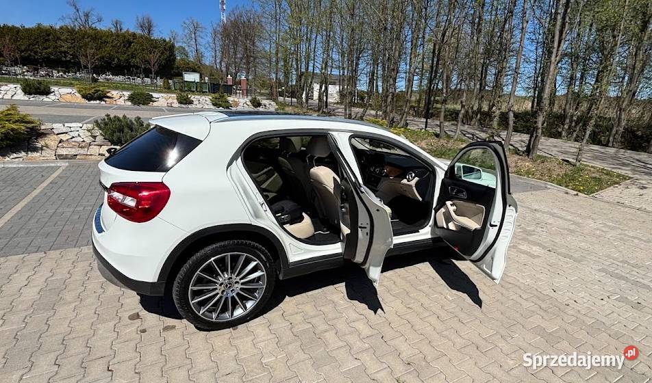 MercedesBenz GLA 250 20 Turbo Panorama Skóra Boguszów-Gorce