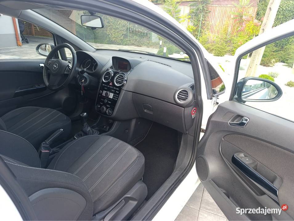 Opel Corsa D Lift Edition 14 b PEDANTYCZNY STAN radio Dębica sprzedam