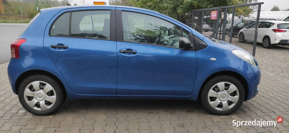 Toyota Yaris 13 l benz 5drzwi II 20052011 Rok produkcji 2006 Stare Budy