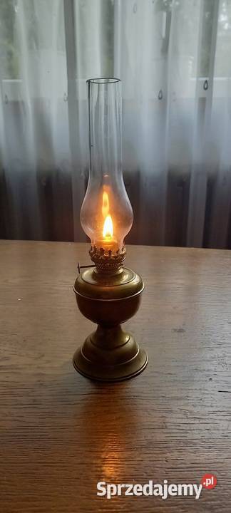 Mała mosiężna lampka naftowa sprawna