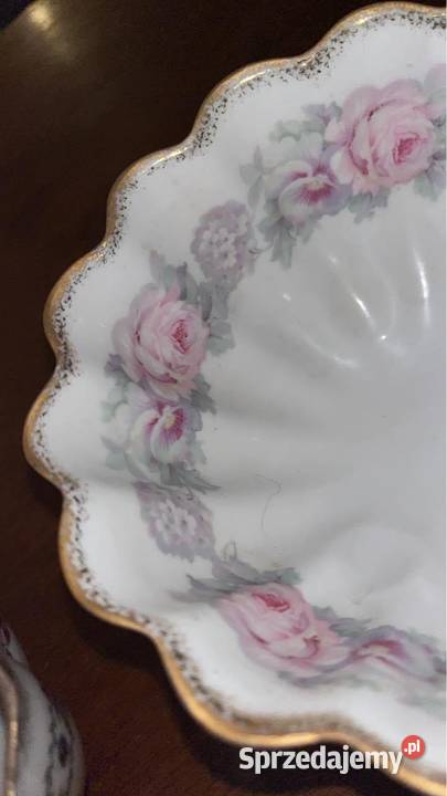 Śląskamiseczka pateraNa 3 nóżkach Nie posiadają