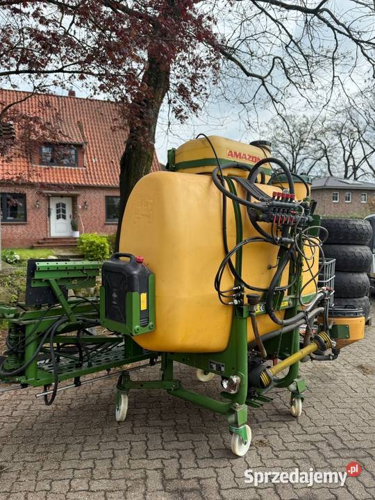 Opryskiwacz zawieszany Amazone UF1200 Maków