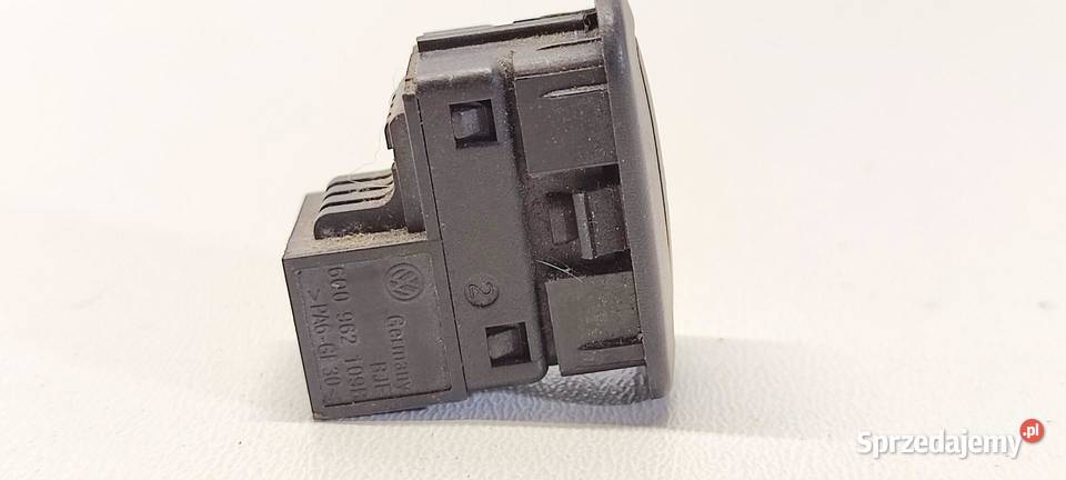 SKODA OCTAVIA II SCOUT PRZEŁĄCZNIK ALARMU Panele sterowania, przełączniki sprzedam