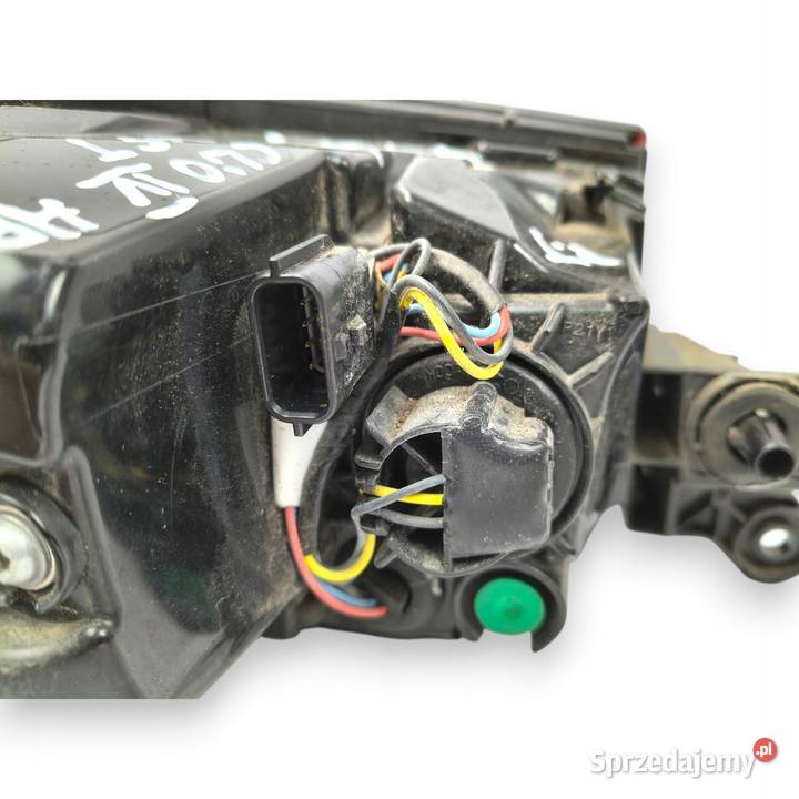 Renault Clio IV LIFT HTB TYLNIA TYLNA LAMPA osobowe