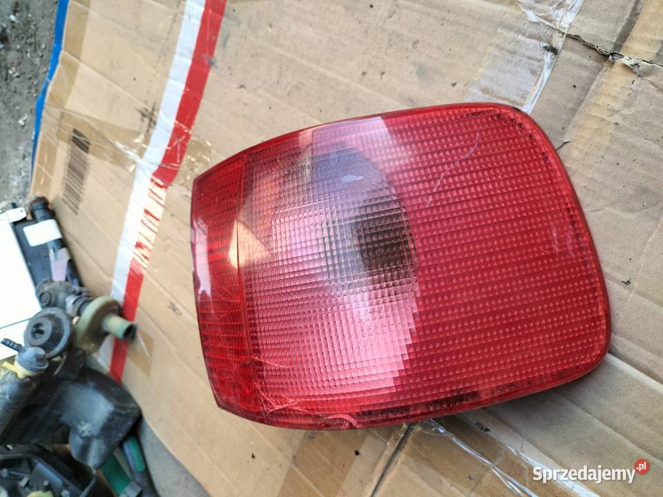 AUDI A6C4 A6 C4 SEDAN LAMPA TYŁ TYLNA PRAWA