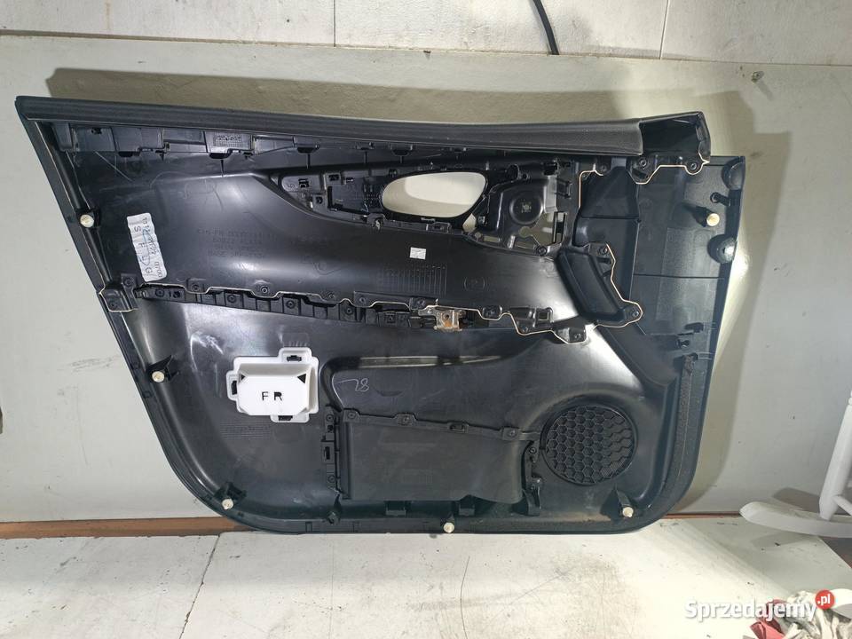 BOCZEK DRZWI PRAWY PRZÓD NISSAN QASHQAI J11 osobowe sprzedam