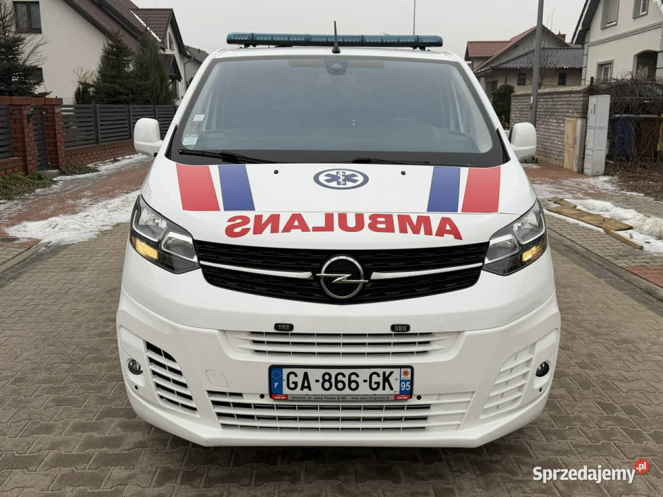 ambulansy Opel Vivaro Opel Vivaro 20CDTI 177 tempomat wielkopolskie Gostyń