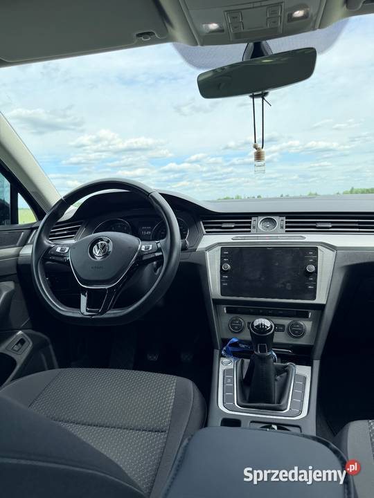 Sprzedam volkswagen passat 2019 nieuszkodzony