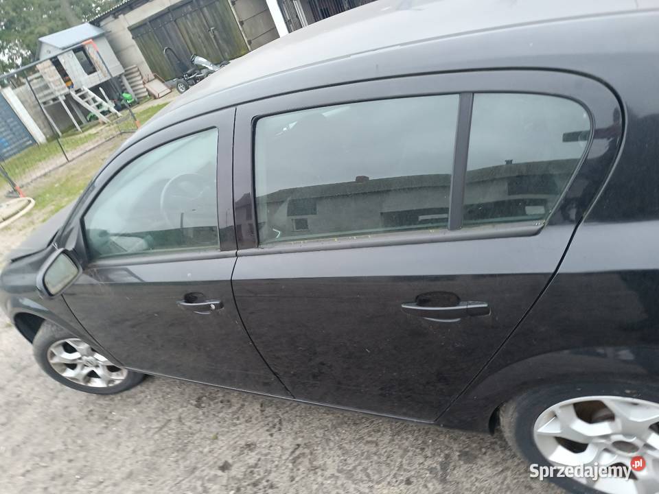 Sprzedam opel astra h astra 3 na części tanio Rok produkcji 2004 Jarocin