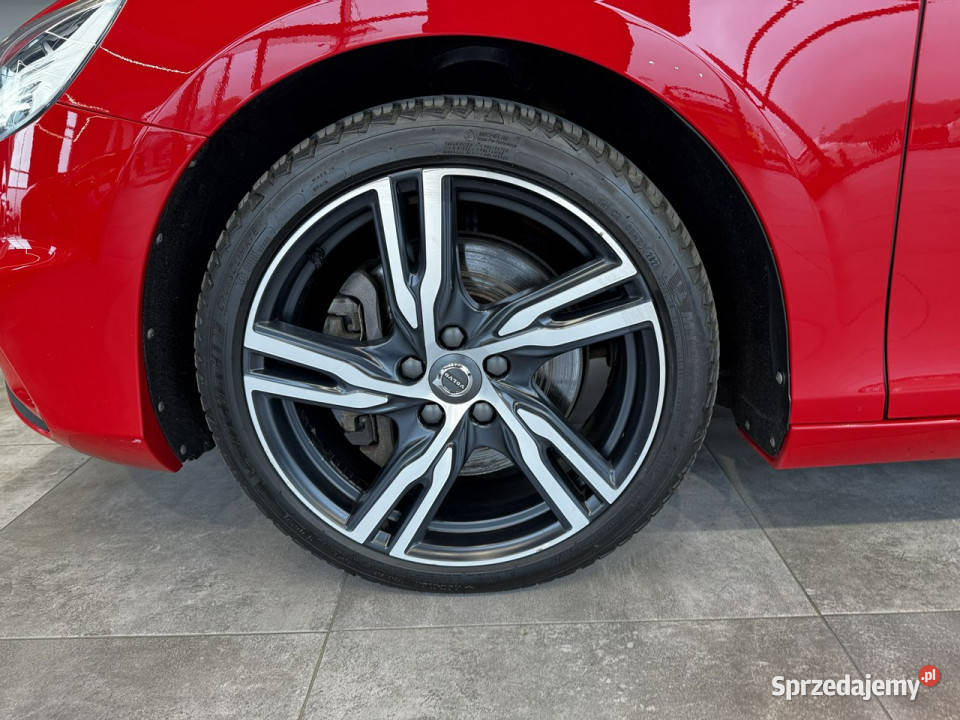 Volvo V40 20 T5 245 automat 2018 r salon małopolskie Myślenice