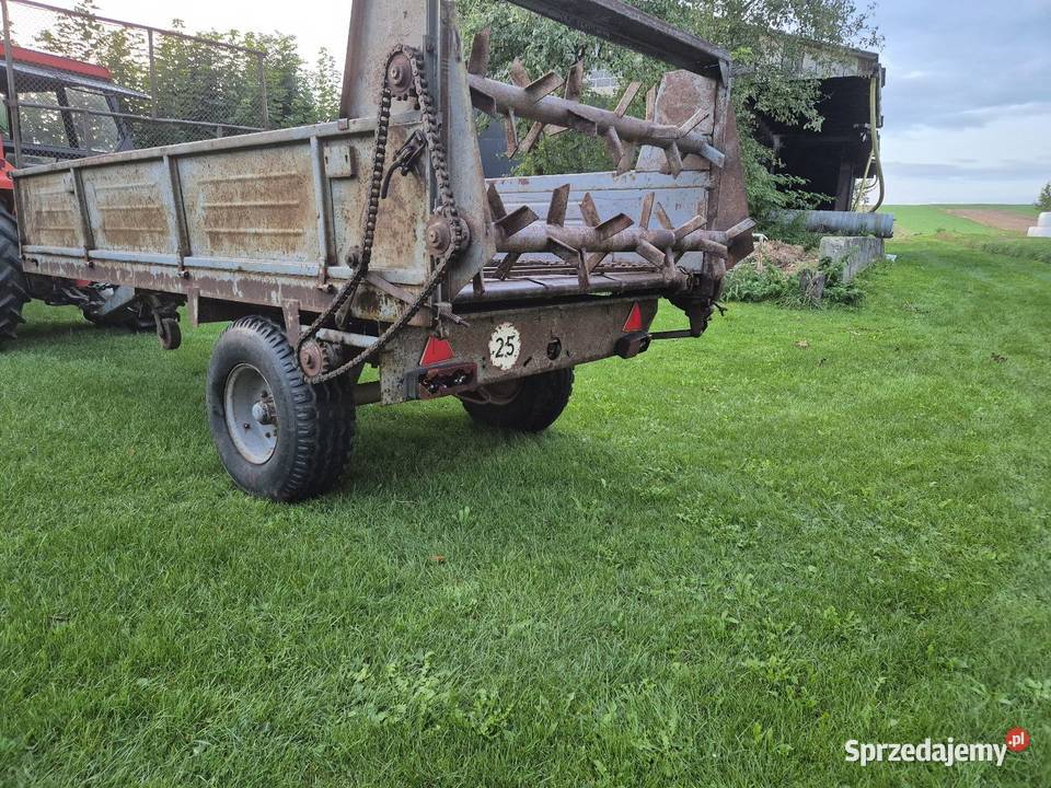 Rozrzutnik przyczepa Warfama Sułoszowa