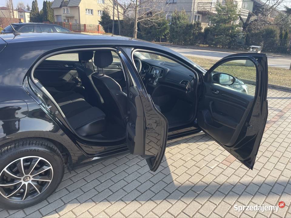 Renault Megane 12 Turbo 2016 mały przebieg sprzedam