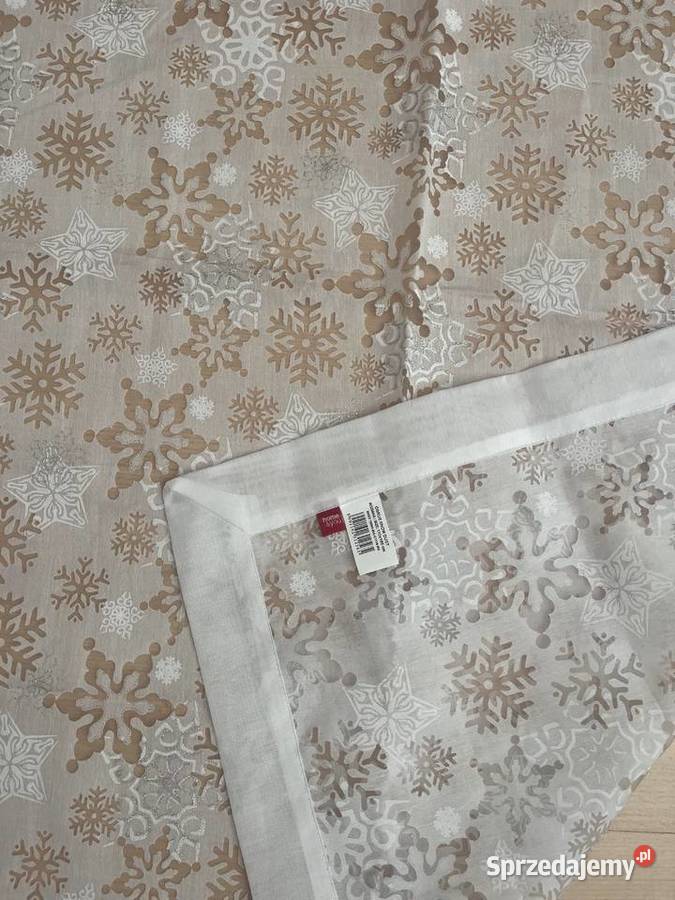 Obrus biały elegancki z przezroczystym wzorem Gdańsk