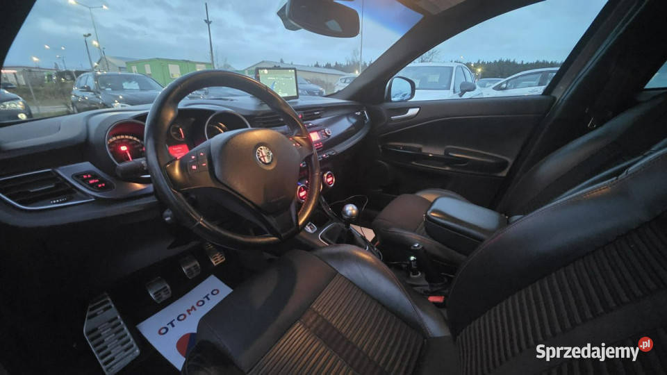 Alfa Romeo Giulietta ledy climatronic super stan Lębork