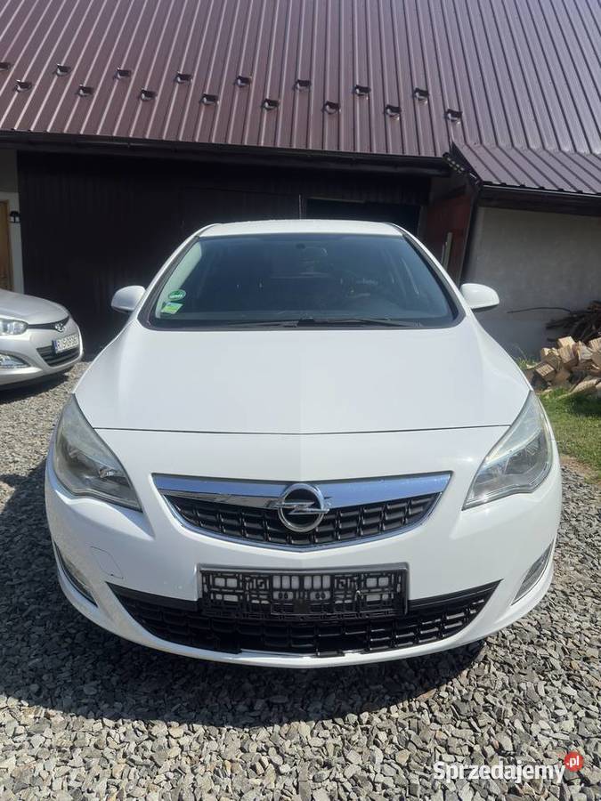 Opel Astra J 14 100 2010 Benzyna Bezwypadkowy 100KM Jasło sprzedam