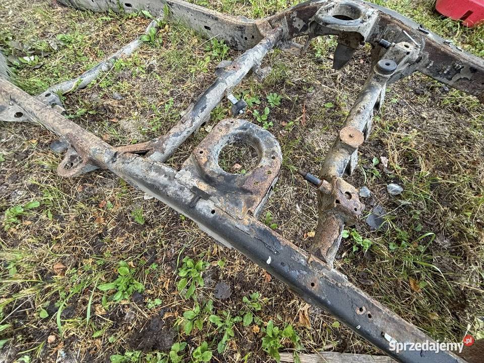 Nissan Patrol Y60 rama long LBW stan oryginał