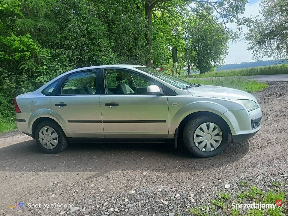 Sprzedam Ford Focus benzyna 16 sedan benzyna Bułaków