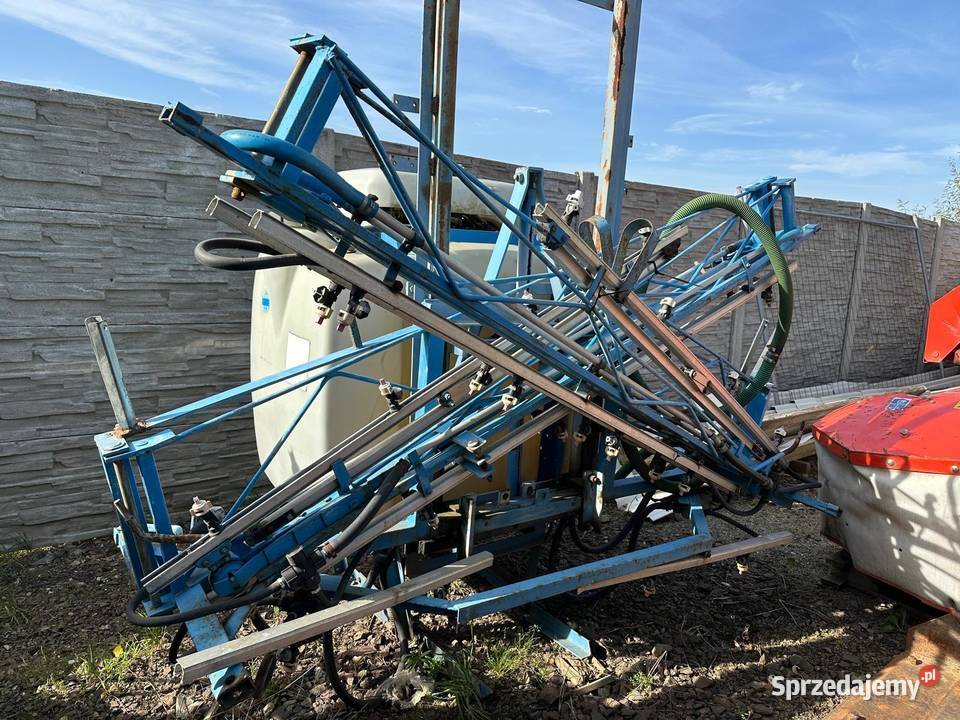 Opryskiwacz zawieszany 1800