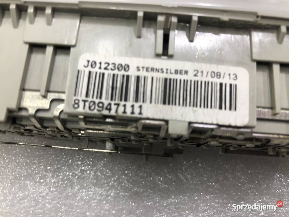 LAMPKA PODSUFITKI AUDI A5 8T 0716 8T0947111