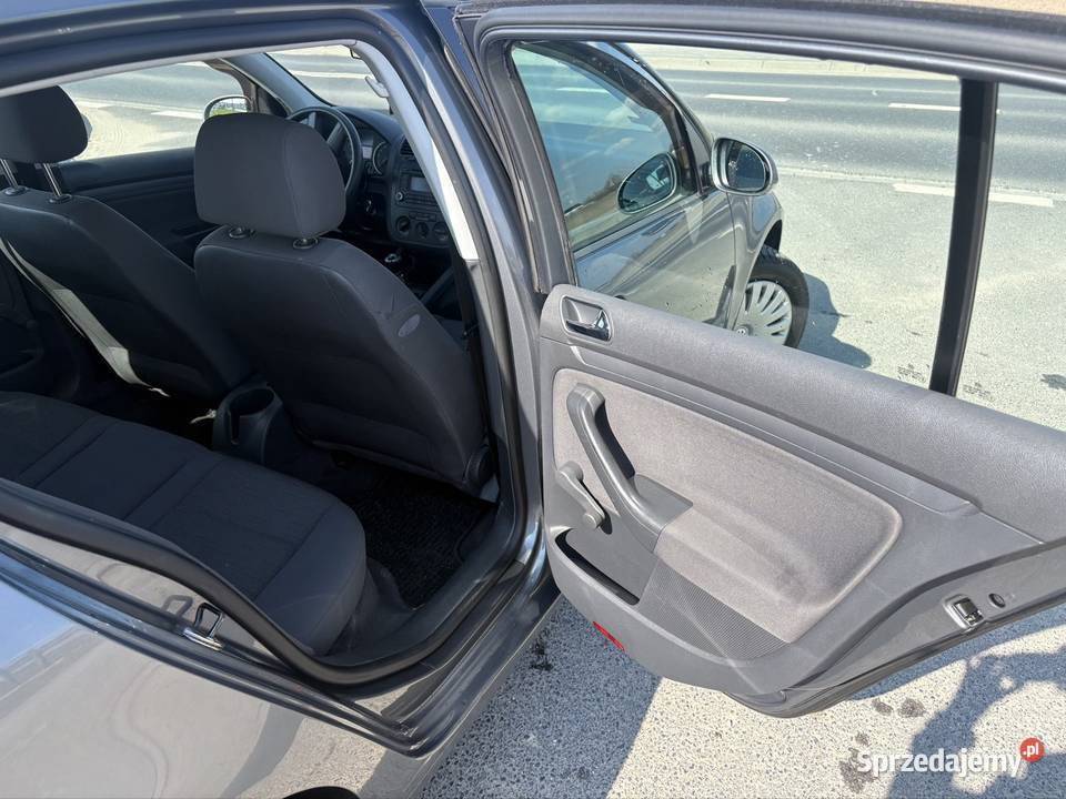 Piękny GOLF V 14fsi Golf Rabowice