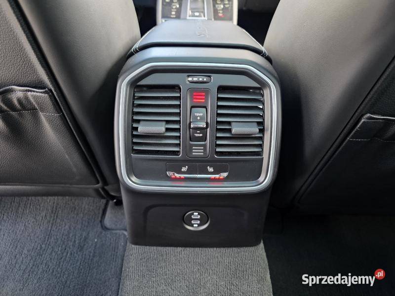 Macan GTS V6 29l benzyna 440 Przebieg39 856 benzyna sprzedam