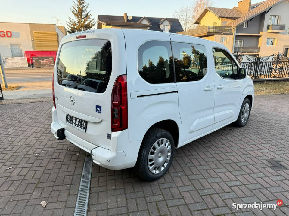 Opel Combo Life Combo do przewozu garażowany Opel Syców