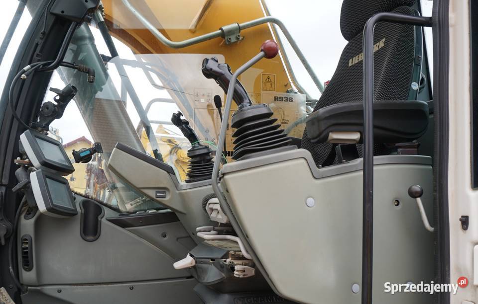 Koparka gąsienicowa Liebherr R 936 2016