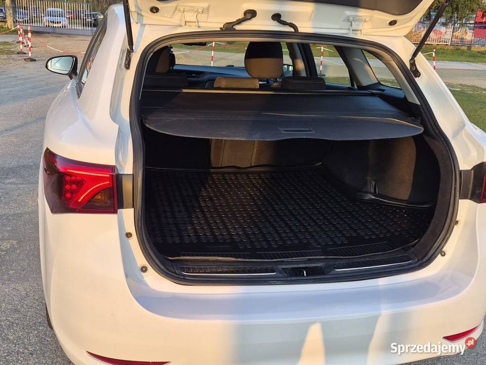 Toyota Avensis 2016 Premium 208k zadbana VAT23 208000km Mucharz