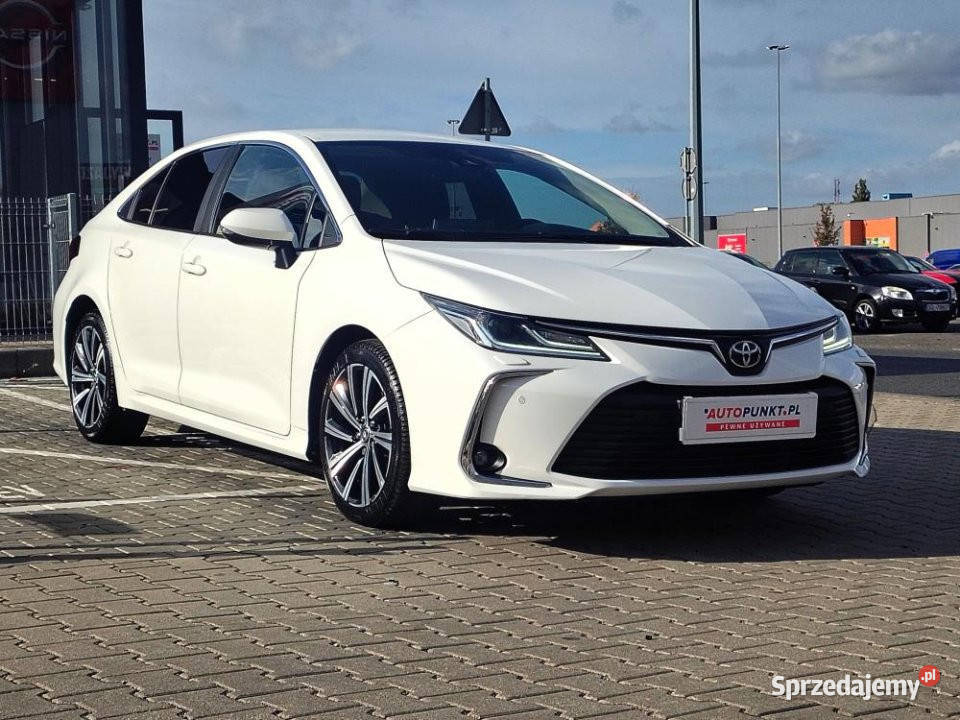 Toyota Corolla 2022r Salon Kamera Grzane fotele Corolla wielkopolskie Poznań sprzedam