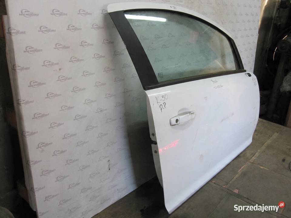 OPEL CORSA D LIFT 12r drzwi prawy przód