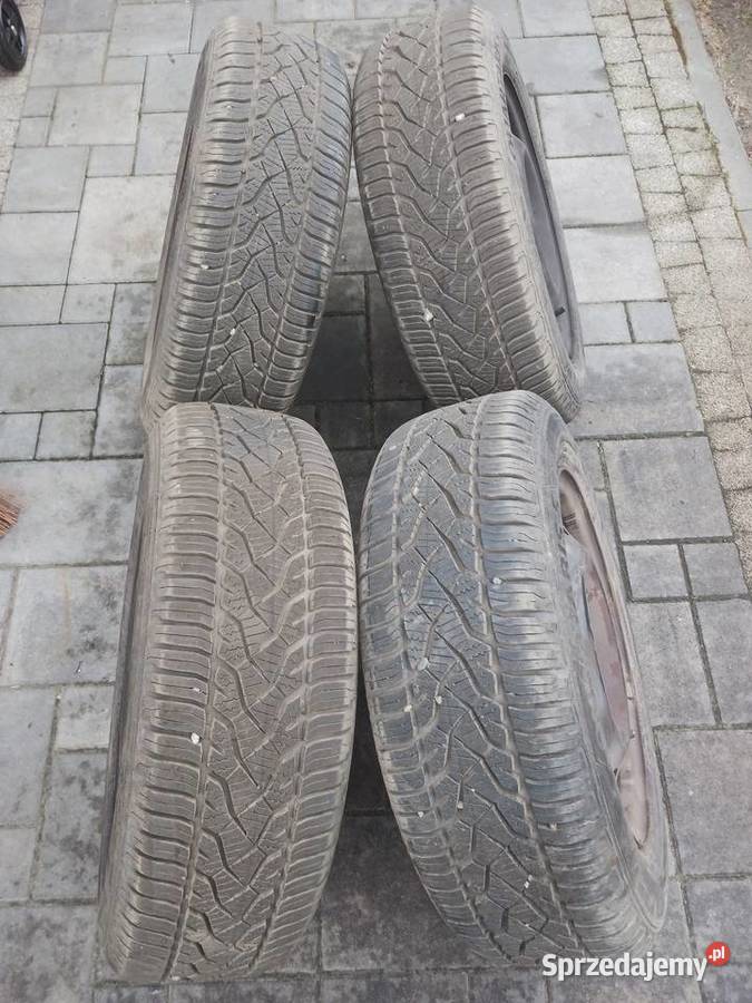 Opony WIELOSEZONOWE BARUM QUARTARIS 5 19560 R15