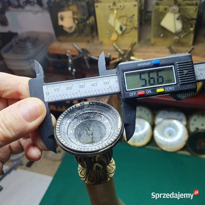 Duża kamienna podstawa do lampy naftowej