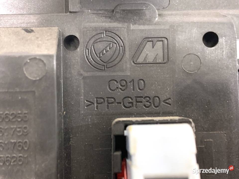 WŁĄCZNIK ŚWIATEŁ PRZECIWMGIELNYCH ALFA 159 sprzedam