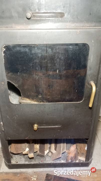 Sprzedam kominek wolnostojacy z plaszczem wodnym sprzedam