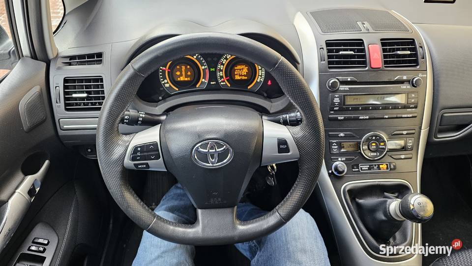 Toyota Auris 20D4D 126 2011 Lift Film Salon welurowa tapicerka podkarpackie Zarszyn