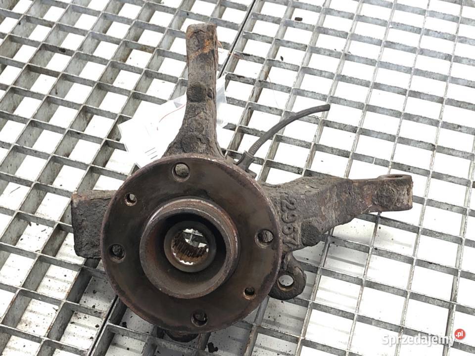 ZWROTNICA PRAWY PRZÓD DACIA SANDERO 16 87 osobowe Zwrotnice