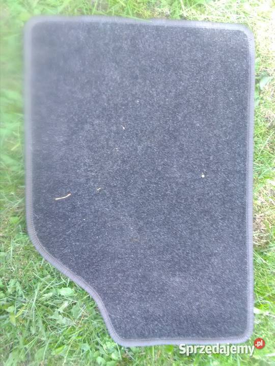 Wycieraczka dywanik prawa przód 66x465 sprzedam