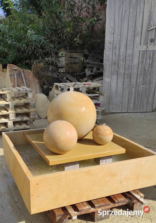 Fontanna z kamienia naturalnego piaskowca Baseny i oczka wodne