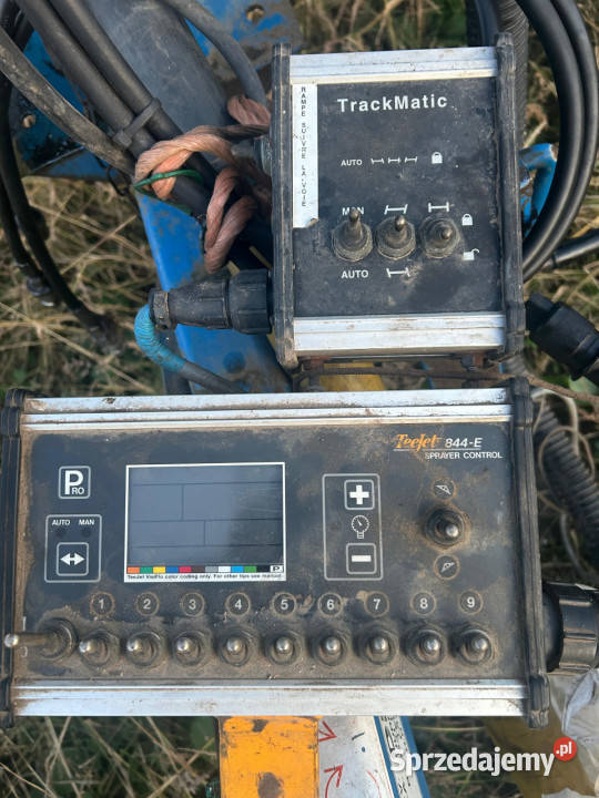 Opryskiwacz ciągany DELVANO TRE 2500 2500 L nieuszkodzony Włosty