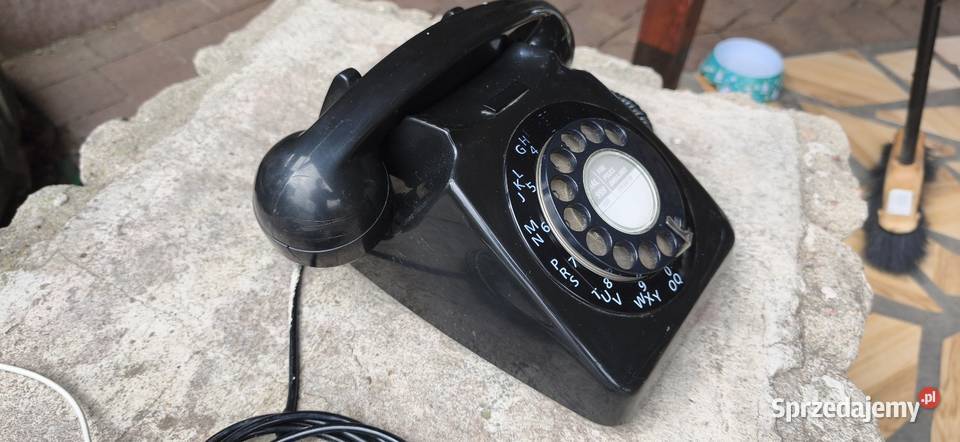 Zabytkowy telefon stacjonarny z lat 70 tych Rawicz