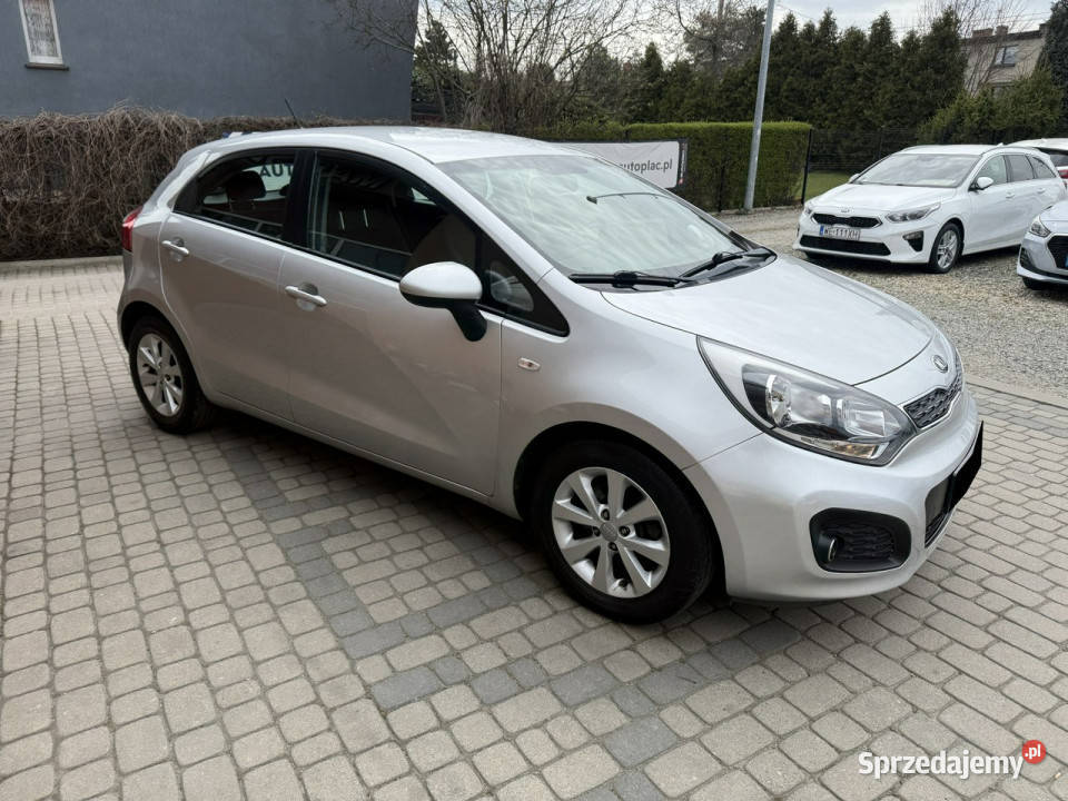 Kia Rio 12 85 Klimatronik Bluetooth III 2011 Rok produkcji 2012 Orzech sprzedam